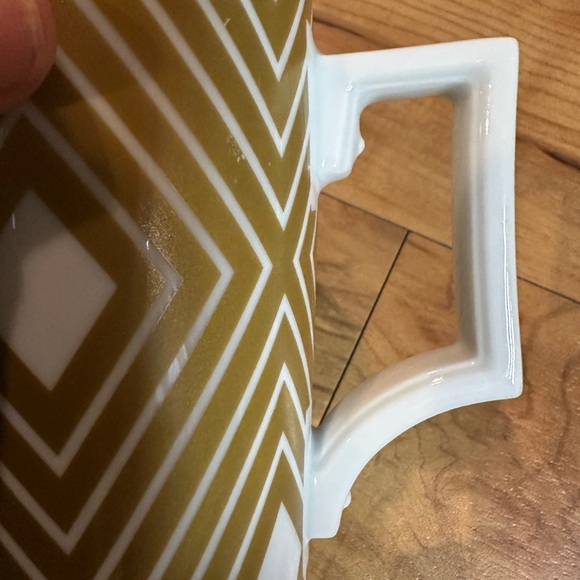 Set of 2 Starbucks gold themed mugs 2012 &‎ 2013 - Picture 11 of 11